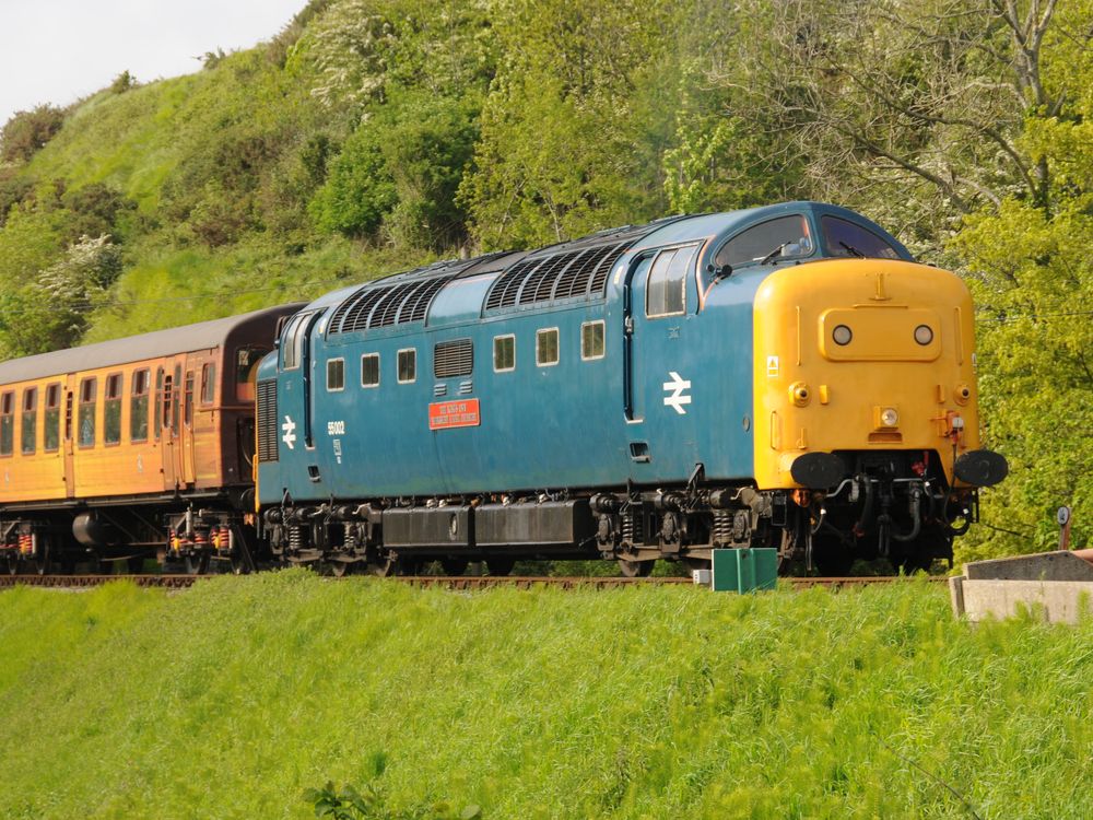 Class 55 Deltic 55002 in BR blue hauling heritage coaches.