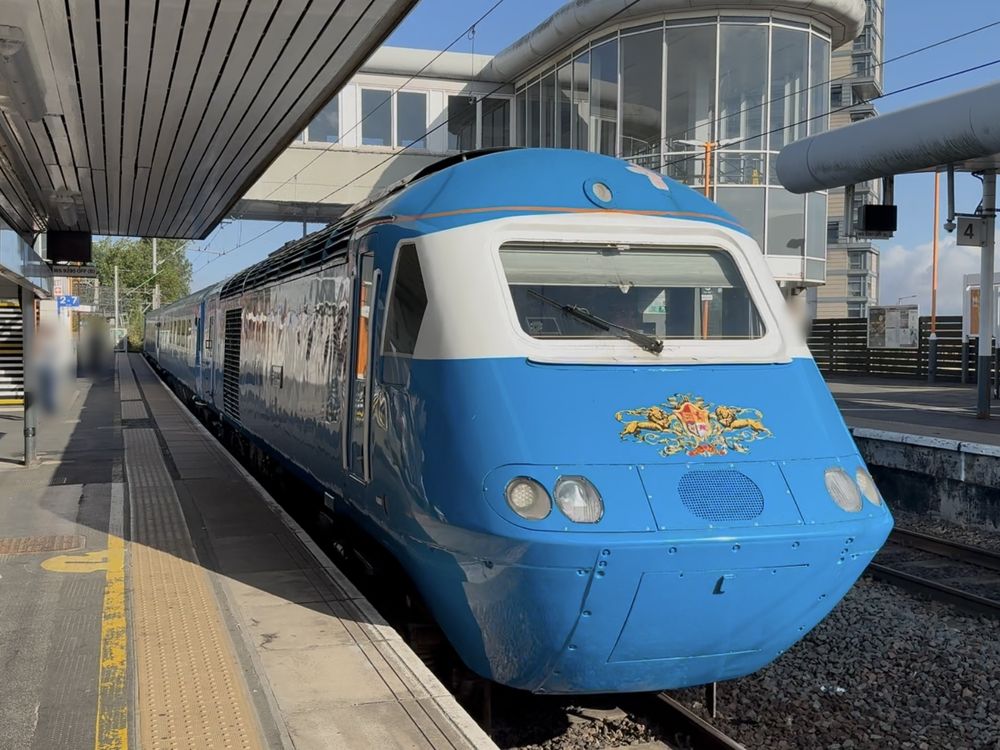 Blue and white HST power car at Wolverhampton.